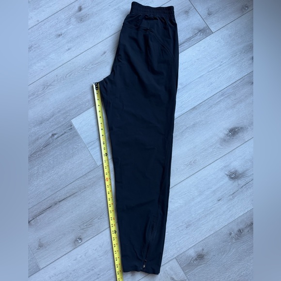 Lululemon Pace Breaker Pant. Size L - Picture 5 of 6